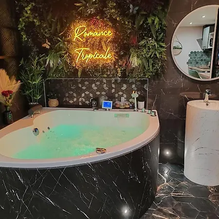 Le Quai Amienois - Romance Tropicale - Romantique أميا